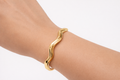 PULSERA RIGIDA DORADA ACANALADA